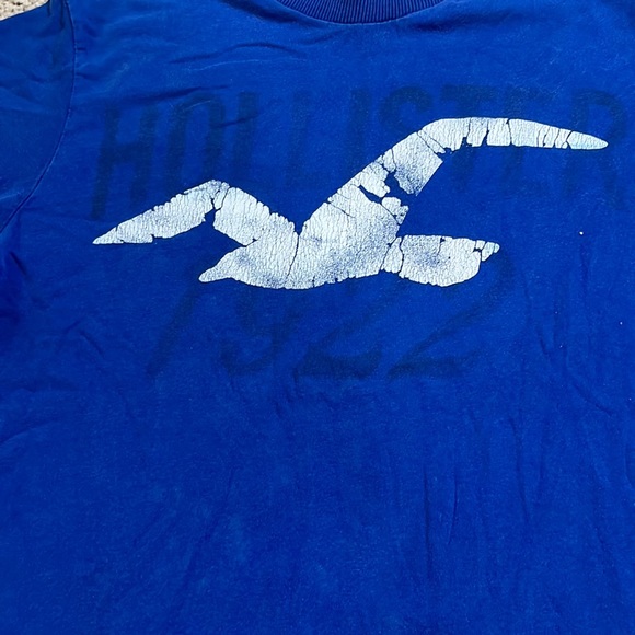 Mens Hollister tshirt, size S, super soft material!  Machine washable and - Picture 2 of 3